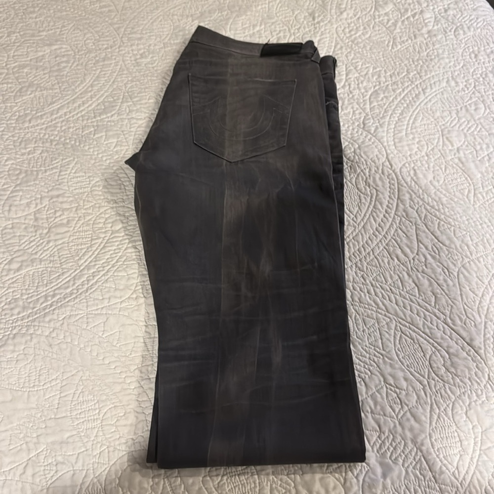 True Religion Geno Relaxed Slim Fit. Size 36x34. Gray - Washed Style. - Picture 3 of 5
